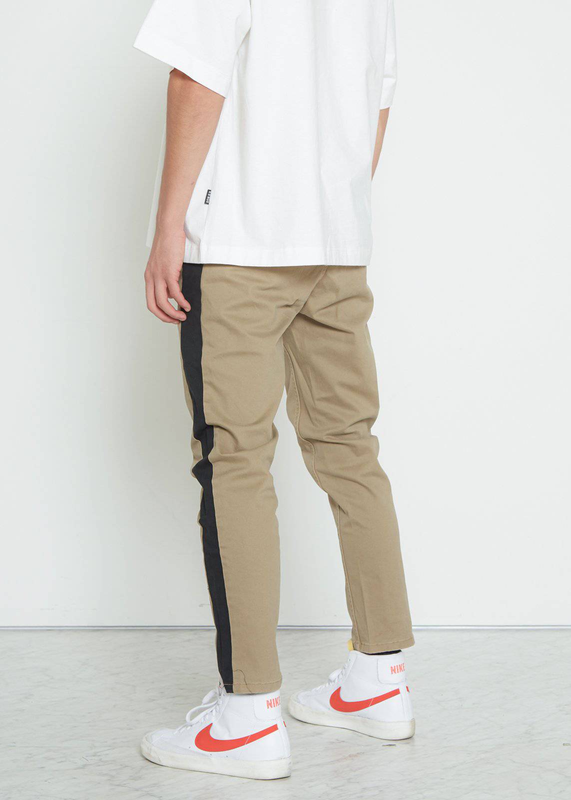 Konus Men's Cropped Chino Pants in Khaki - shopatkonus