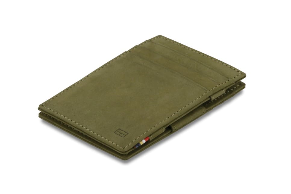 Front view of the Essenziale Magic Wallet Vintage in Olive Green with 3 front card slots.